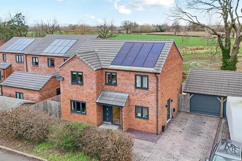 4 bedroom detached house for sale, Tudor Drive, Penley.