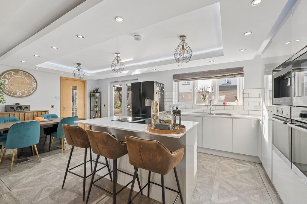 Kitchen/ Dining Area