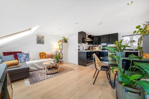 1 bedroom flat for sale, 84 Edgeley Road, London SW4