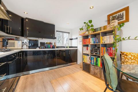 1 bedroom flat for sale, 84 Edgeley Road, London SW4