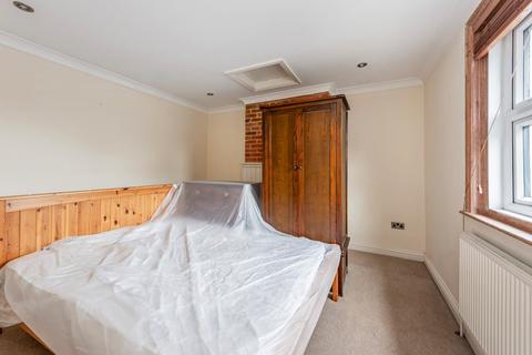2 bedroom flat for sale, Rushes Road, Petersfield, Hampshire