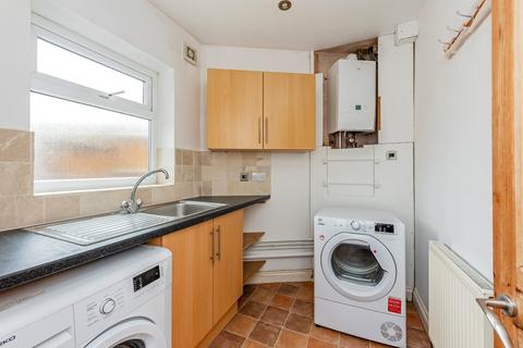 2 bedroom flat for sale, Rushes Road, Petersfield, Hampshire