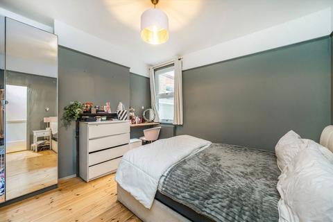 2 bedroom flat for sale, Franciscan Road, London SW17