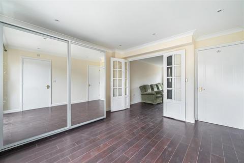 4 bedroom house to rent, Goodey Road, Barking, IG11 9PB
