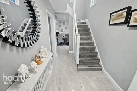 3 bedroom end of terrace house for sale, Wood End, Hayes