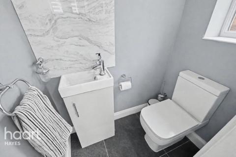 3 bedroom end of terrace house for sale, Wood End, Hayes