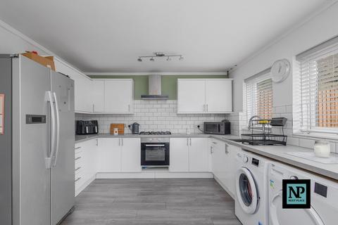 3 bedroom terraced house for sale, Edale, Wilnecote, B77