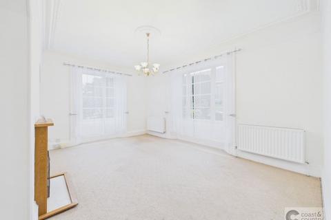 6 bedroom end of terrace house for sale, Devon Square, Newton Abbot