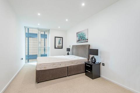2 bedroom flat to rent, Millharbour, London E14