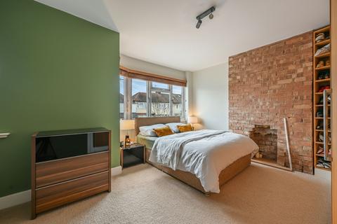 2 bedroom terraced house for sale, Barnstaple Road, Ruislip, HA4