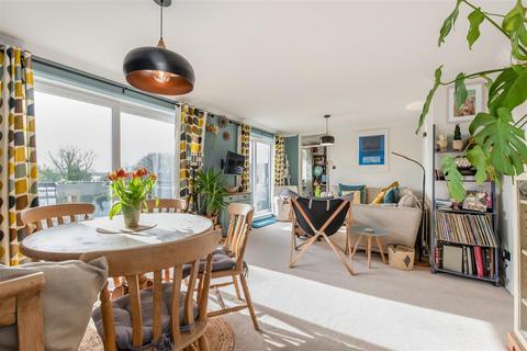 3 bedroom apartment for sale, Mill Close, Fishbourne, Chichester