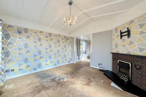 2 bedroom park home for sale, Newfield Crescent, Cliff Top Park, Garforth, Leeds