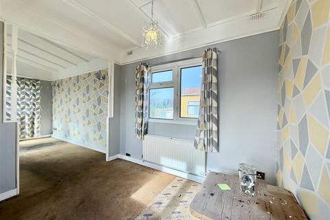 2 bedroom park home for sale, Newfield Crescent, Cliff Top Park, Garforth, Leeds