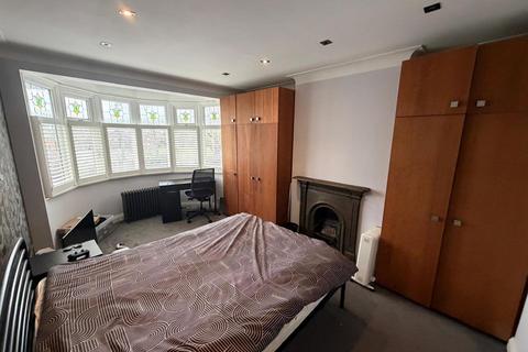 2 bedroom terraced house to rent, Wellington Road, Enfield