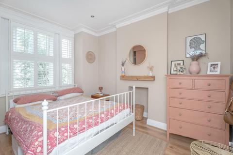1 bedroom ground floor flat for sale, Gipsy Road, West Norwood, London, SE27