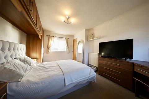2 bedroom semi-detached house for sale, Barham Road, Hull