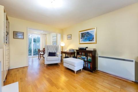 2 bedroom house for sale, The Lindens, Hartington Road, London, W4
