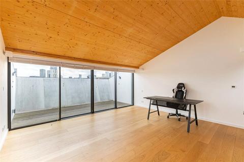3 bedroom flat to rent, Chobham Road, London, E15