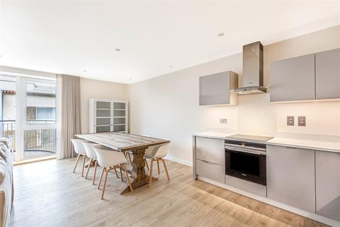 2 bedroom flat for sale, Almansa Way, Lymington, Hampshire, SO41