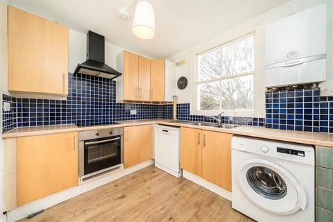 3 bedroom flat for sale, Grosvenor Terrace, London SE5