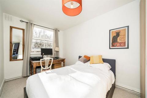 3 bedroom flat for sale, Grosvenor Terrace, London SE5