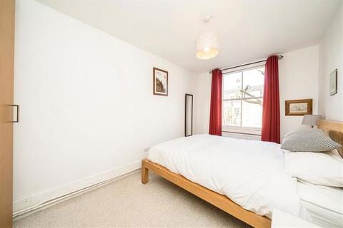 3 bedroom flat for sale, Grosvenor Terrace, London SE5