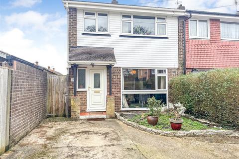 undefined, Green Way, Hampshire GU12