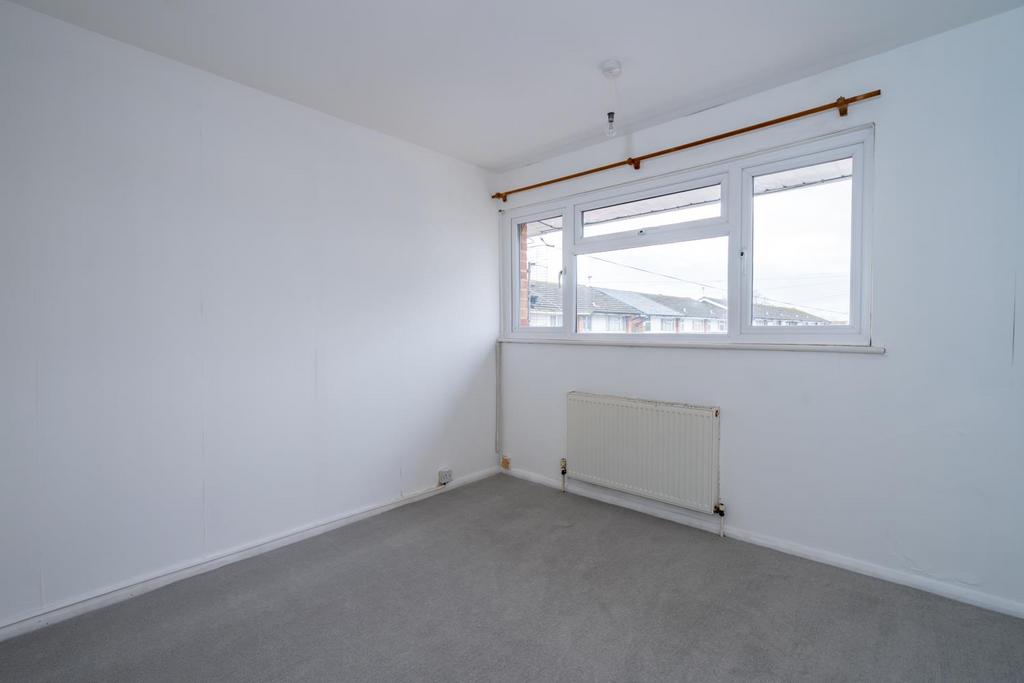 Bedroom 1.jpg