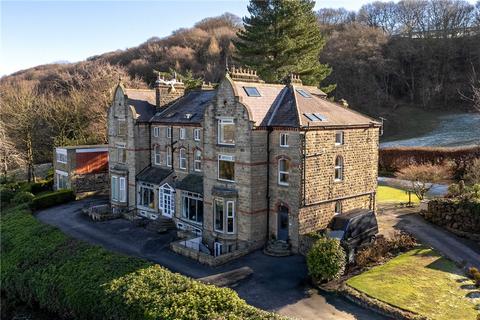 5 bedroom apartment for sale - West Chevin Road, Otley, West Yorkshire, LS21