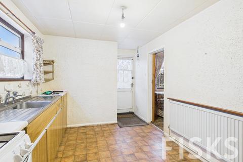3 bedroom semi-detached house for sale, Maple Way, Canvey Island, SS8