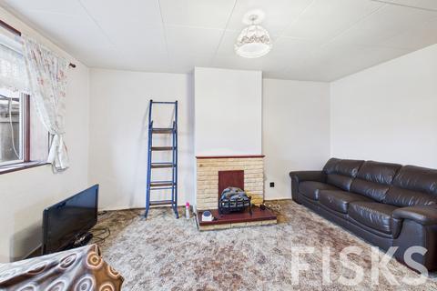 3 bedroom semi-detached house for sale, Maple Way, Canvey Island, SS8