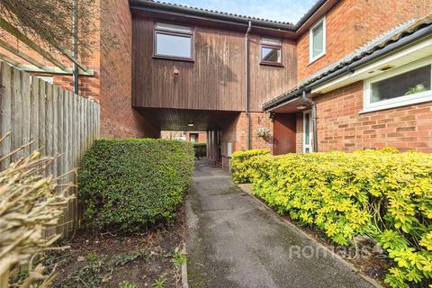 Fleetham Gardens, Lower Earley, Reading