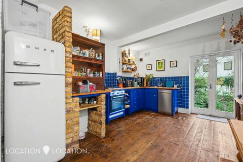 3 bedroom ground floor flat to rent, Evering Road, London, N16