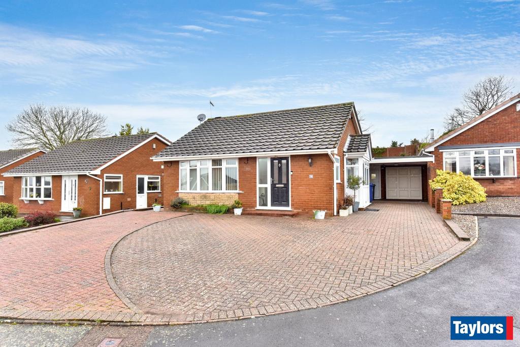 Hewell Close Kingswinford DY6 3 Bed Detached Bungalow For Sale 425 000