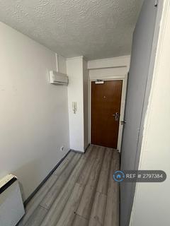 2 bedroom flat to rent, Scotland Green Road, Enfield, EN3