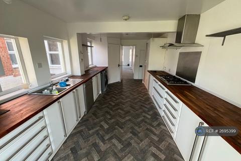 3 bedroom terraced house to rent, Knowles Road, Gloucester, GL1