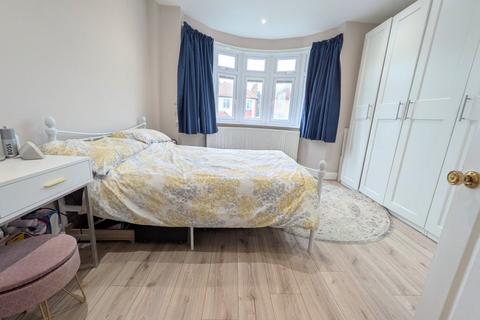 undefined, Recreation Avenue, Romford, RM3