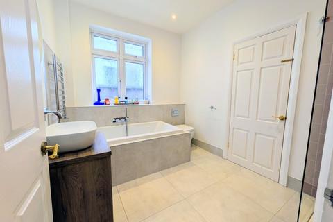 undefined, Recreation Avenue, Romford, RM3