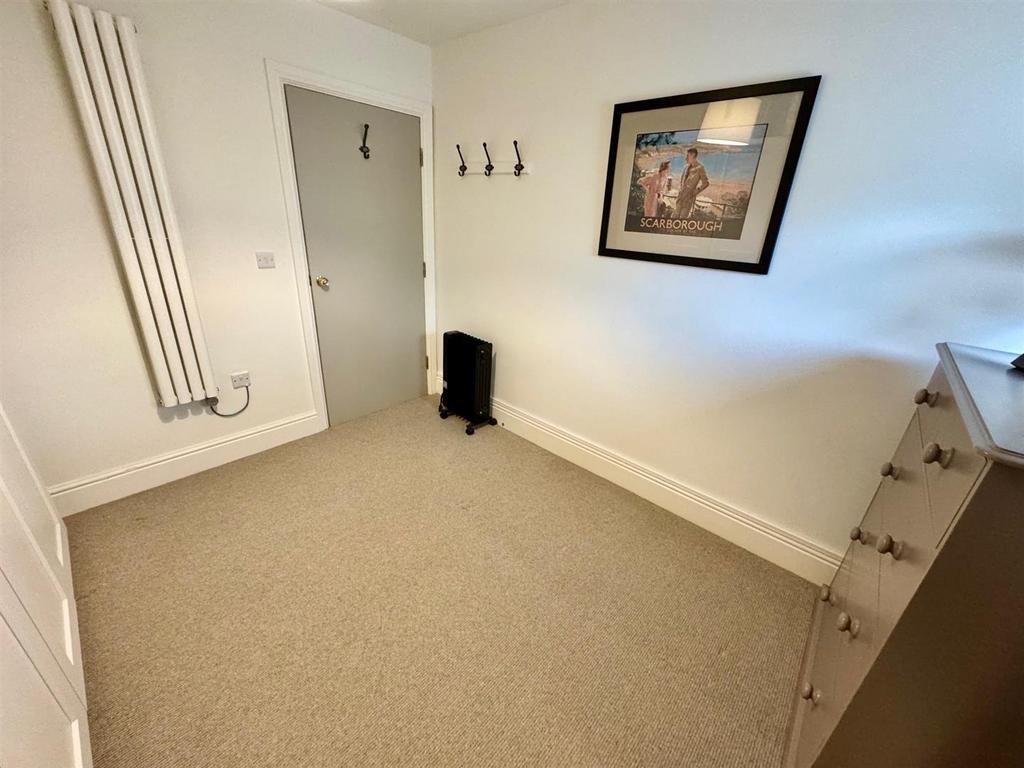 Bedroom 2b.jpg