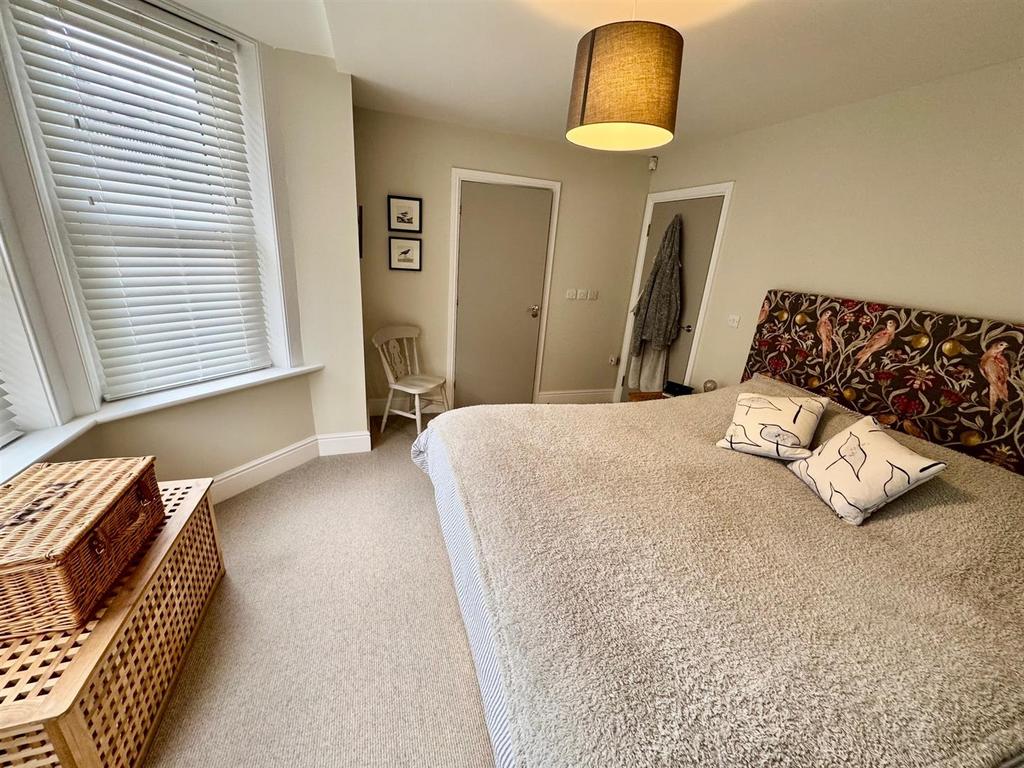 Bedroom 1c.jpg