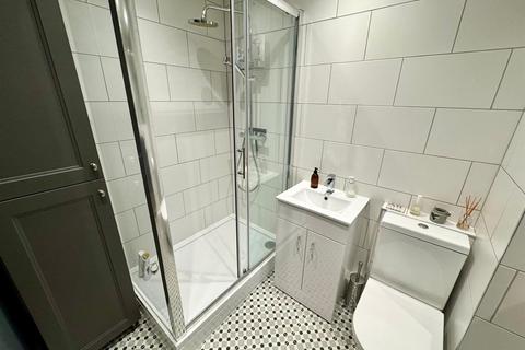 2 bedroom flat for sale, Avenue Victoria, Scarborough