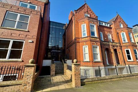 2 bedroom flat for sale, Avenue Victoria, Scarborough