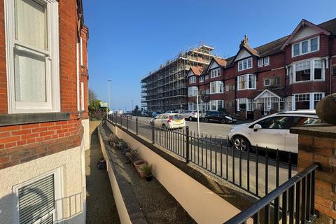 2 bedroom flat for sale, Avenue Victoria, Scarborough
