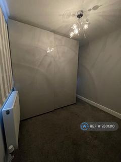 4 bedroom semi-detached house to rent, Heath Road, Crayford, DA1