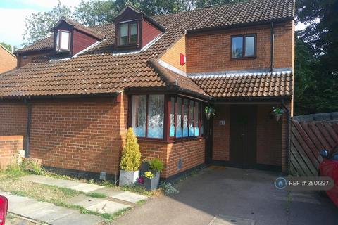 3 bedroom semi-detached house to rent - Osmund Drive, Northampton, NN3