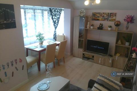 3 bedroom semi-detached house to rent, Osmund Drive, Northampton, NN3