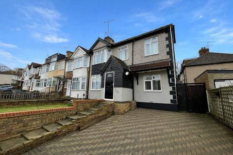 5 bedroom semi-detached house to rent, Woodbrook Road, London - Plumstead, SE2