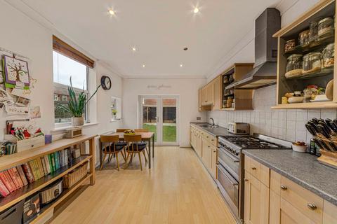 4 bedroom semi-detached house for sale, Urban Road, Sale