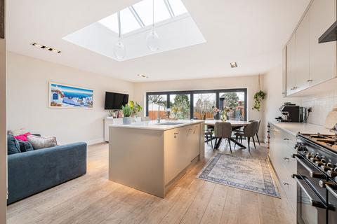 3 bedroom semi-detached house for sale, Lodge Close, Fetcham
