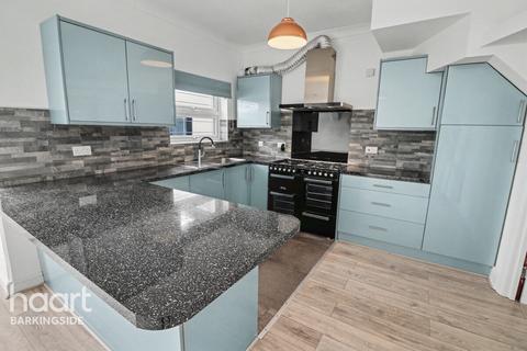 4 bedroom end of terrace house for sale, Fencepiece Road, Barkingside